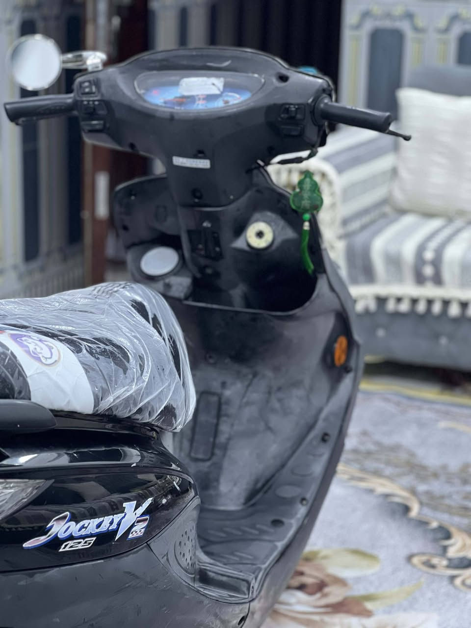 سلام عليكم دراجه كامكو مكفوله كفاله عامه
موديل 14 رمبه رمبه جديده كلش 

سعر 875 تواصل ***********
