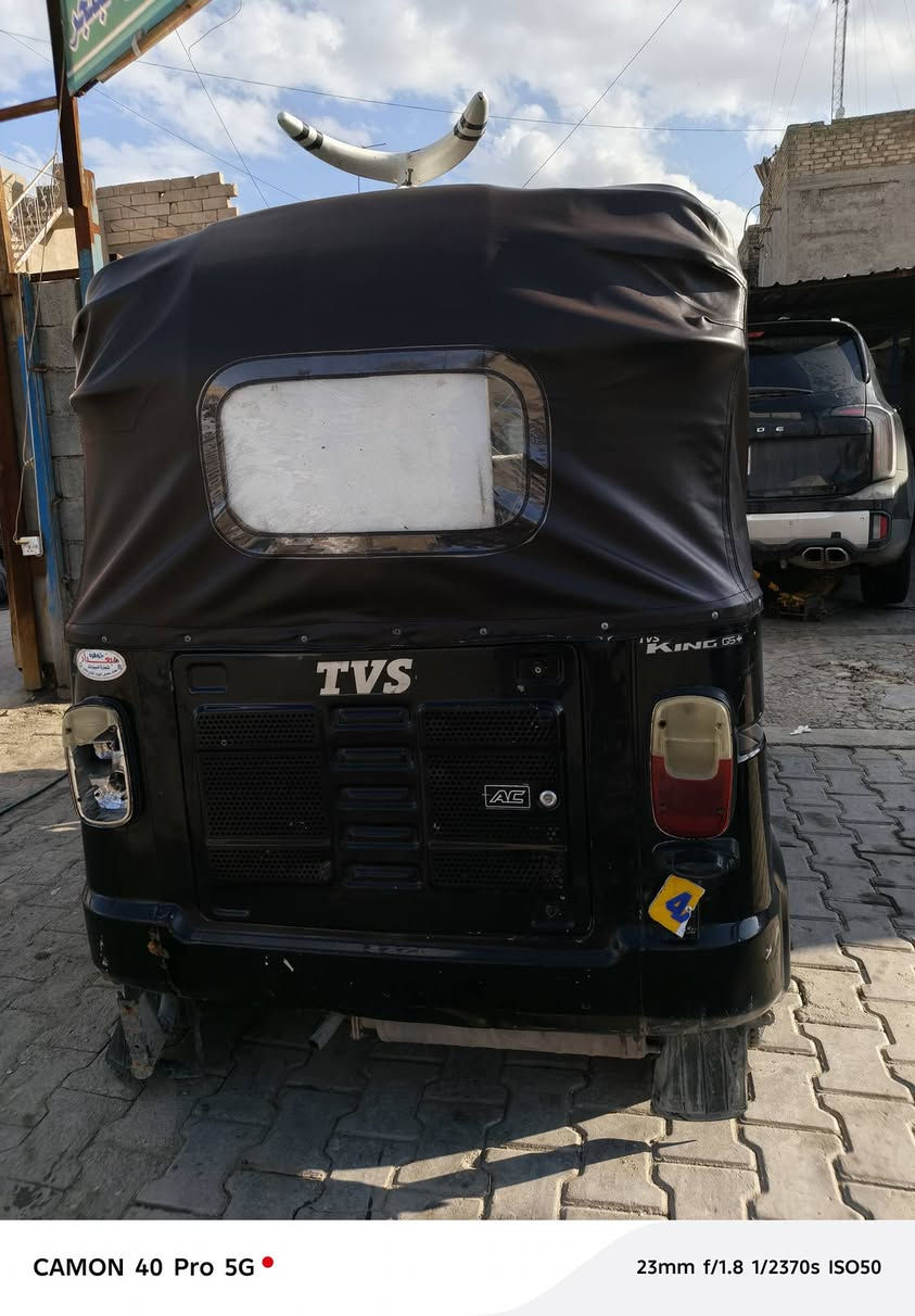 سلام عليكم تكتك تي في اس موديل 2018 شهر 9مرقمة وجاهزة  التكتك نضيفة محرك قبل 5 ايام شديتة جديد من الشركة محرك اصلي مو تجميع وتخم تاير جبلي تخم صلايب  تخم بوربرنات تخم بريك كامل تخم دبلات كلة اصلي من الشركة ومابيهة نقص برغي السعر 4 و200 وبيهة مجال مكان بغداد محمودية الستفسار ***********
