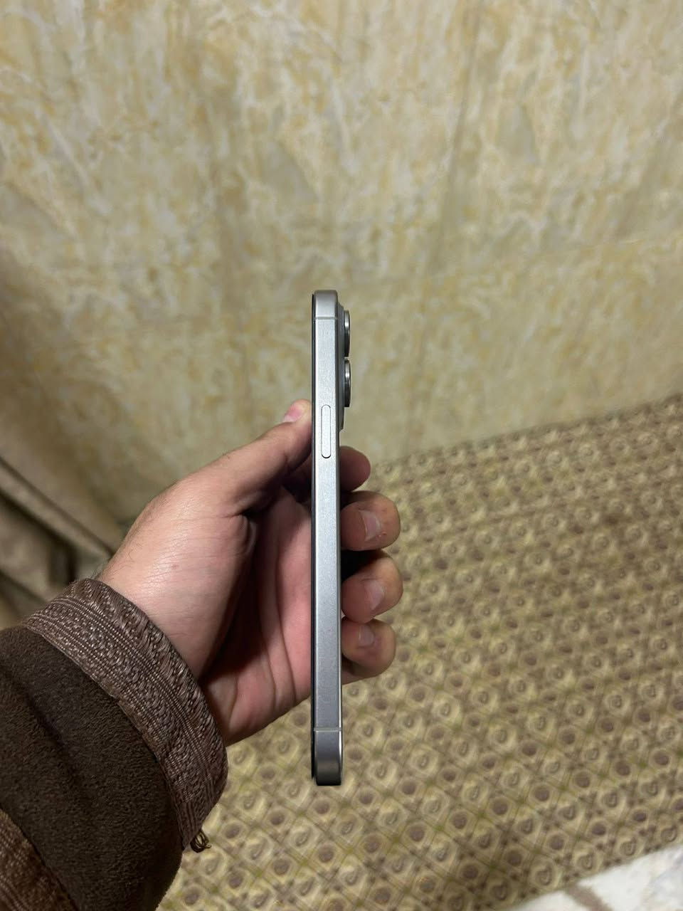 للبيع 15 PRO MAX ذ.256 بطارية 87 بلادي مامرفوعة الجهاز مامفتوح شرط كارتونو ويا النظافة مثل ماموضح بالصورة مكاني صلاح الدين-تكريت-قضاء العلم السعر 1,100 للاستفسار على هذا الرقم ***********
