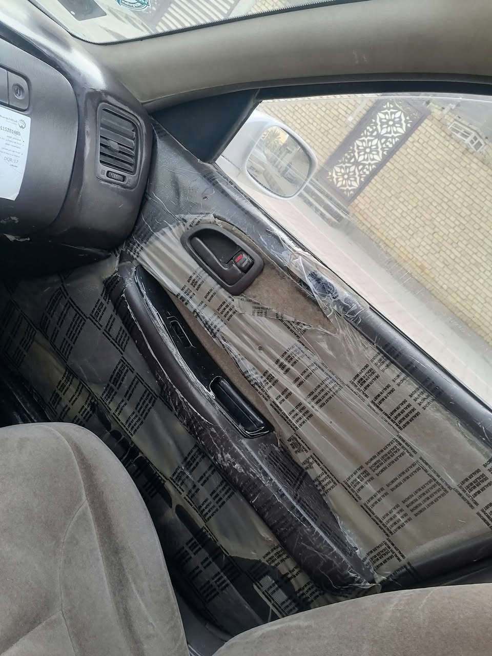 سلام عليكم
كرسته نفخ للبيع 
موديل 199‪3
لون لؤلؤي 
رقم مثنئ سياره هزته بعدها ما صاقطه 
سنويه لل29 راعيه موجود شرط مداور 
كير مكينه ٢٥٠٠ديلكو تبريد جاهز نقص بس غاز 
حداديه نضيفه.      تخم تاير نضاف 
السياره مكفوله من الضربه القويه والعيب الشرعي والاصوليات 
السعر 65 بيه مجال للشراي 
مكاني ذي قار 
قضاء الشطره للستفسار ***********‪
