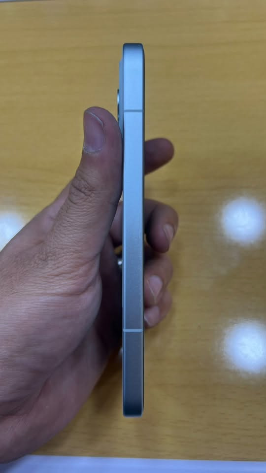 السلام عليكم
الجهاز: Poco F8 Pro (ذاكرة 512 جيجا).
 النظافة: 100% بحالة الوكالة (بدون أي شخط).
 البطارية: الصحة 100% (مشحون 71 مرة فقط).
 الملحقات: الكرتونة كاملة مع الشاحن الأصلي الخارق 100 واط.
 ورقة ضمان رسمي itloby لمدة سنة كاملة 
 السعر: 720 ألف 
مكاني بغداد حي الجامعة او الكاظمية مساء
رقمي ***********
