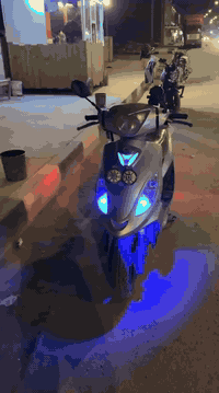 السلام عليكم
كامكو للبيع دراجه مجفته تجفيته حلوه مكينة ناعمة لايتات كهربائيات كله شغاله هورنات بوش اشاير خلفيه لد اصلي السعر 600 وبيها مجال بسيط للشراي 
*********** شطرة
