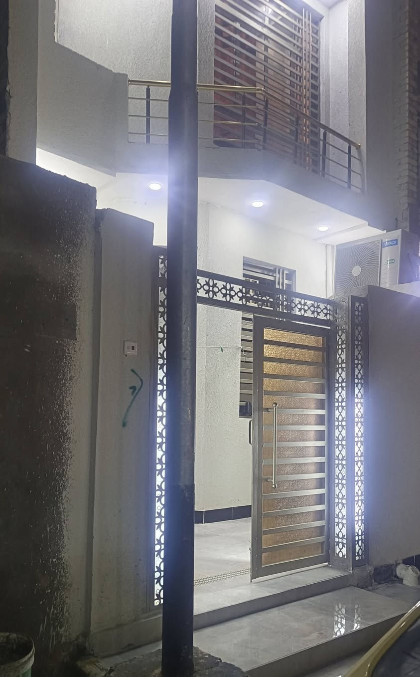 دار للبيع طابو صرف المساحه 100 م حي الموضفين مقابل حي الصحفيين الاستفسار الاتصال ***********
