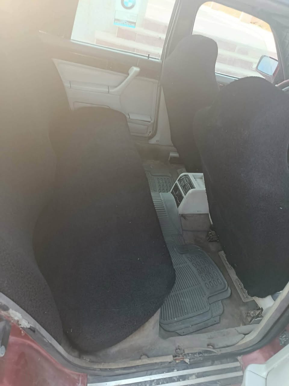 سلاوي خواتان ليي بيت ئةم سةيارة جوانة بؤ فرؤشتنة  مةكينة 528دةبل جيدي تالة 
گير و مةكينةي بةشةرتة مالي دؤستة مووس و براوة بةشةرتة  دوو جام كارةباية زؤر خاوين ماوةتةوة
سةيارةكة حلوجة مالي مةدةني بةشةرتة  
سحري 17وةرةقة و مةجاليكي برايانة 
شوين حاجياوا  ژ.م *********** رانية, السليمانية
