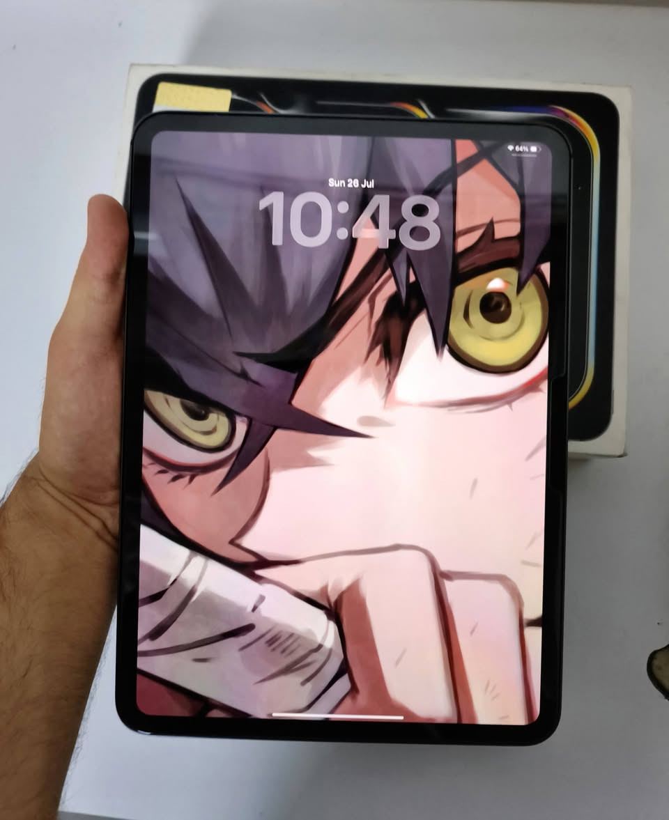 ايباد pro 11" M4 256GB
جهاز نظيف جدا ومحافظ عليه ومكفول من كل شي 
بطارية 87 
مع حافظة اصلية من keephone 
ولاصق حماية اصلي 
 والكارتون الاصلي وكيبل الشحن فقط
السعر  950 الف وبي مجال جدا بسيط 
مكاني السعدون او العبيدي 
للتواصل 
***********
