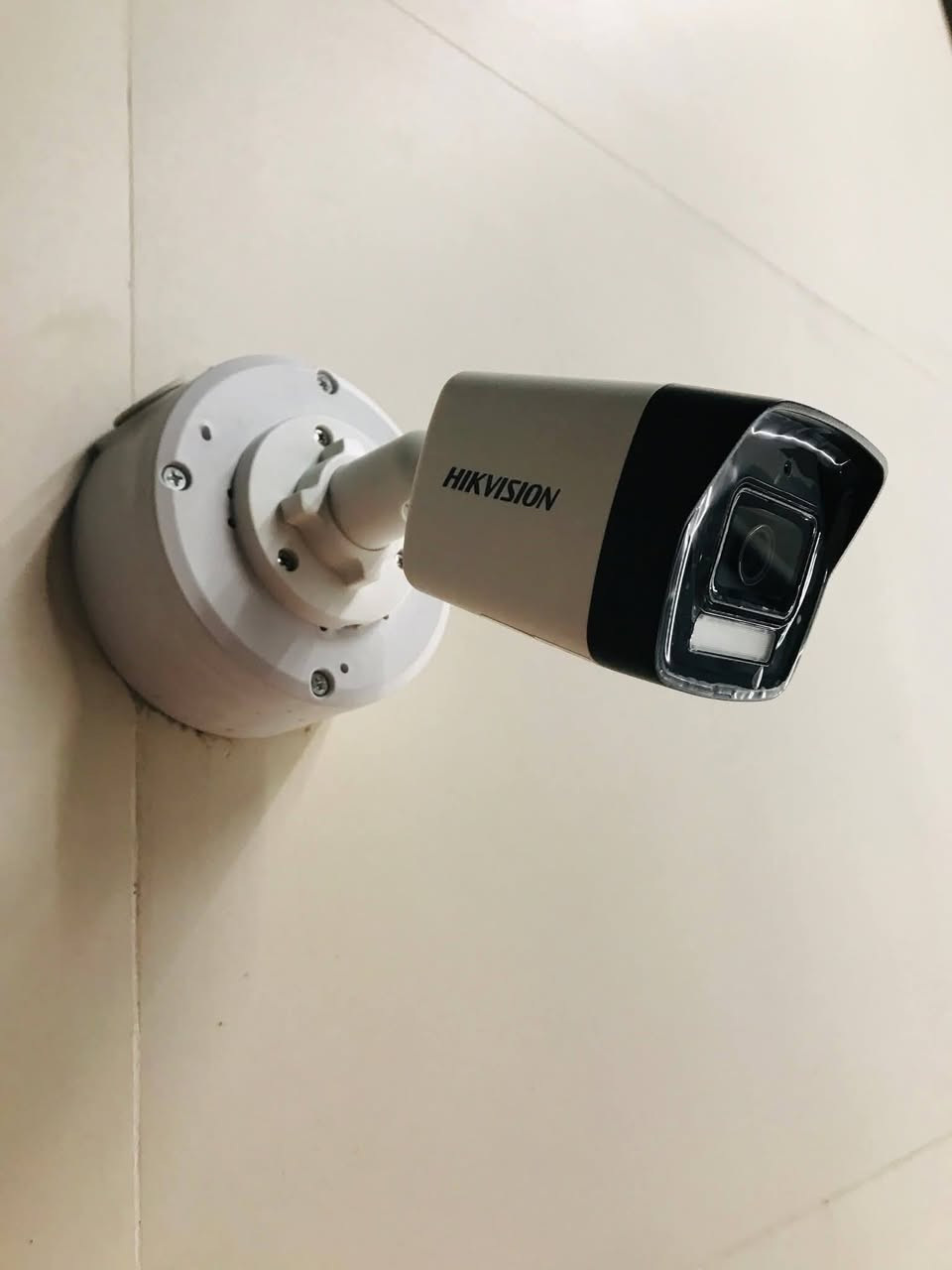 عملنا هذا اليوم تنصيب كاميرات ip دقه 8 ميكا
من شركة هكفجن 
تجهيز / تنصيب / صيانه 
 ***********
