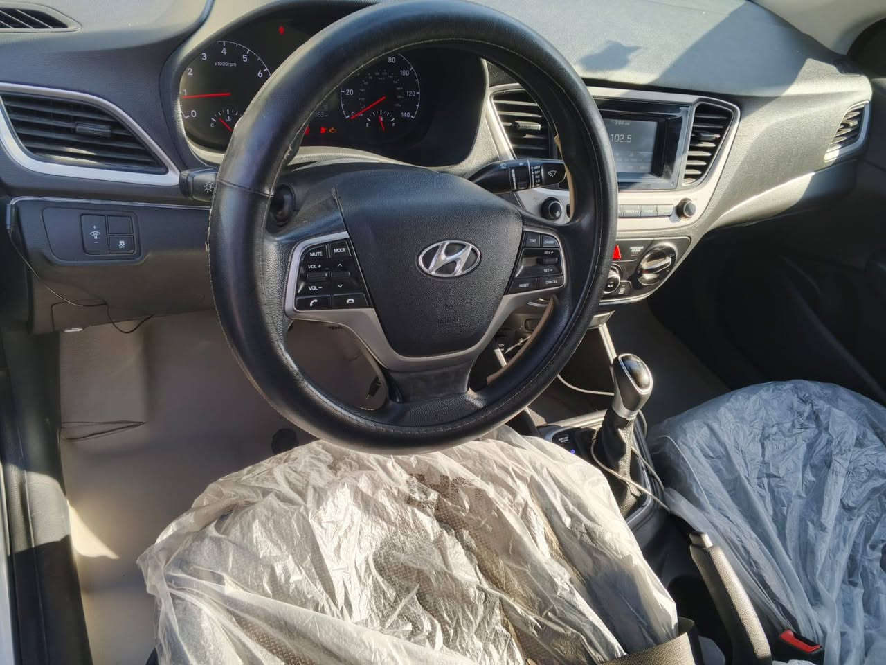 🚘 للبيع | هيونداي أكسنت 2020

📍 وارد أمريكي – حرّة (نهاية سنة)
🤍 اللون: أبيض صدفي

مواصفات السيارة:

* الضربة في أمريكا كانت دعاميات فقط.
* داخل العراق: مدكر أمامي وصفحة السائق.
* برون صبغ بمقدار نص شبر.
* طخة بسيطة بالباب.
* تم تبديل الكير إلى كير إلنترا 2018 أوتوماتيك (AT).
* السيارة استخدام يومي، وما تشكي من شيء.
* الفحص بأي مكان يختاره المشتري.

السيارة نظيفة وسعرها مناسب، والبيع للمشتري الجاد فقط.

للاستفسار : ***********
