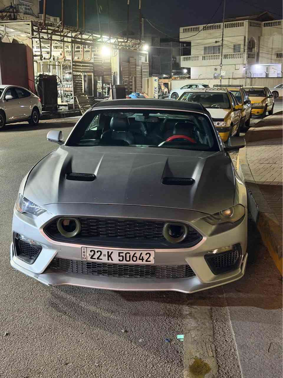 فورد موستنك 2018 كشف  GT  
 8 سلندر فول مواصفات  
ماشيه 53 الف رقم اربيل كلشي جديد لوحات و سنويه و هزه و بيئه و فحص براد كلهن
صدر وتايرات ووياله و باتري كله جديد
حادث امريكا فقط بنيد
السياره بيها بنيد و جاملغ خلفي مع قطعتين تبديل بلاد نفس الون
 بدون دواخل حادثها خفيف 
السعر 150$ ورقه
السياره مكانها بغداد الاعظميه
 *********** بغداد, العراق
