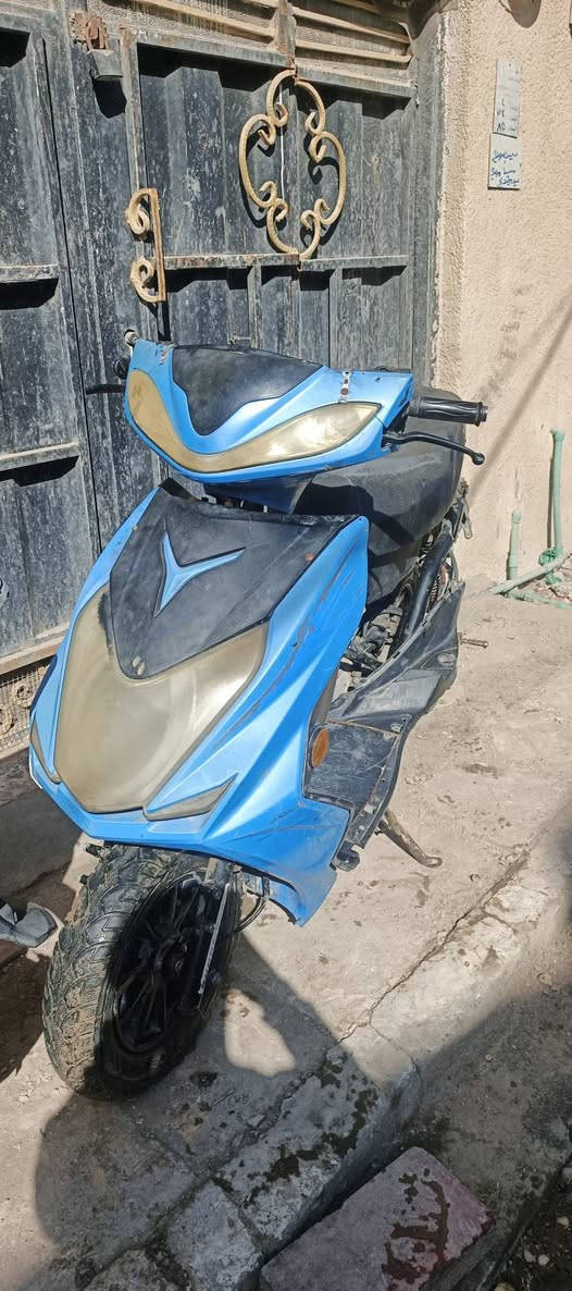 دراجه سكنس مكينه ماكس عدله
ابيعلك كايمه تجي تحمله وتروح دراجه بس كفرات للبجم موجوده فقط ولفات معلكه بس بيعلك كايمه 
مراوس موبايل فقط واذا بيع قفل ب ٨٠ قفل ٨٠ قفل 
للستفسار *********** مكاني حي العباس
