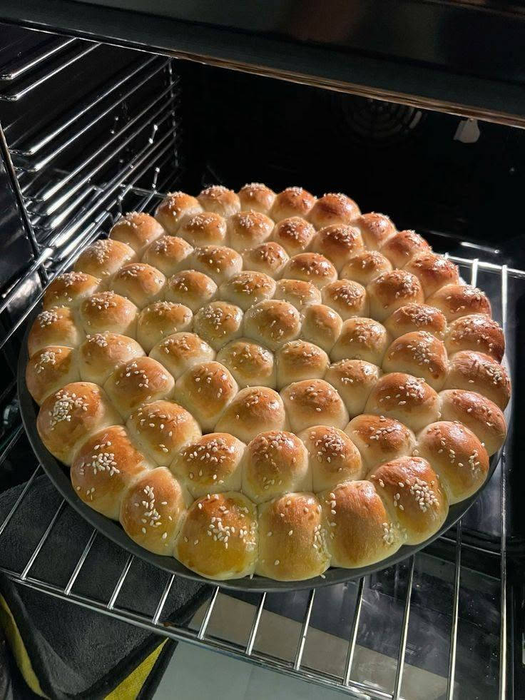 🌸🍯 خلية النحل... بطعم يخليك تطلبها مرة بعد مرة! 🍯🌸
هشة، قطنية، وذهبية اللون، متوفرة بحشوات لذيذة تناسب كل الأذواق: 🍫 نوتيلا 🧀 جبن 🥛 قشطة أو سادة حسب رغبتك.
🚚 ومسوكجي النجف يوصلها لباب بيتك بكل سرعة وأمان، حتى تستمتع بطعمها وهي طازجة.
📲 اطلب الآن، وخلي علينا عناء التوصيل. مسوكجي النجف... نوصل كل اللي تحتاجه. 💛***********
