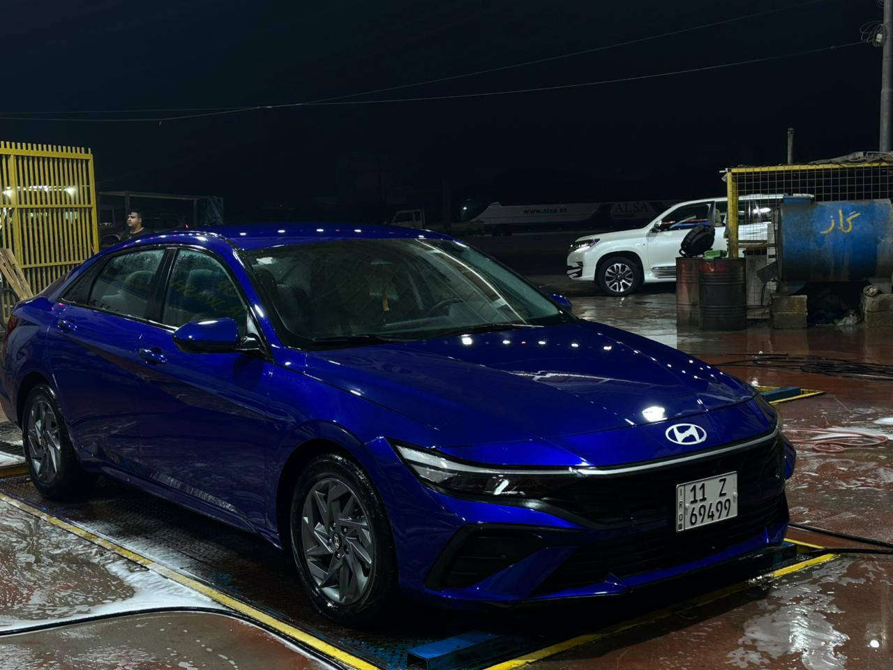 النترا رقم بغداد بسمي  
مواصفات               ماشيه 11 الف 
تشتغل عن بعد 
نظام ترحيب           سياره كلش كلش نظيفه 
بصمه ابواب + اناره 
جنطه ذكي + بصمه           شاصي لغد مكفول مكفول 
تحكم 
رادار 4 جهات           اريباك دركه فقط 
شاشه متصله 
سايقه ذاتيه           سياره كلش جديده 
مانع انزلاق 
ايكو + سبورت     السعر 165 وبيها مجال بصيط 
ماشه 11 الف    رقم الهاتف ***********
 
العنوان بغداد البلديات     لد ابلادي
