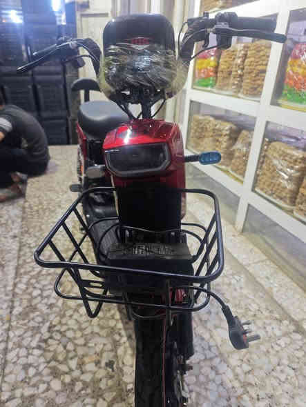 سلام عليكم 
الهم صلي على محمد وال محمد 
باسكل شحن للبيع
 سويجين 
باسكل نضيف 
5 بطاريات 
بلوتوث 
اشاير خلفي وامامي 
هورن
سرعه 99 بل شاشه 
لون ماروني 
سعره 250 
مكاني نجف حي السلام 
***********
