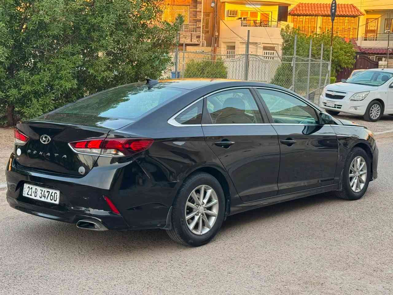 سوناتا 2018 للبيع 
وارد امريكي اخت الكلين صور الحادث بلمنشور بيهة صبغ شبرين بلبنيد فقط 
كير مكينه صدر نضيف جداً 
رقم سليمانيه بااسمي 
مكاني بغداد 
السعر :- 120 وبي مجال بسيط 
للاستفسار :- ***********
