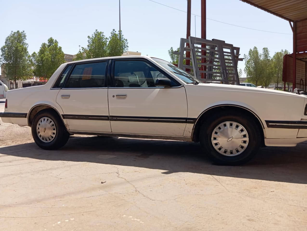 السلام عليكم 
سلبرتي موديل 89 رقم بغداد
مكينة وكير وحدادية مكفولات
تبريد وكهربائيات ودواخل كله مكفول 
سيارة نظيفة كلش مال جناي جاهزة للأخير
مكاني بابل شارع 80   السعر 52 وبيهه مجال 
مامتواجد عالفيس للاتصال ***********
