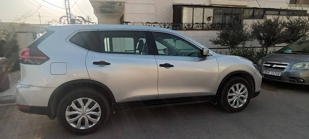 Nissan rogue 2018 SV
چوار پارچەی سبوغە بێ ناوی گێڕو مەکینە تحویل بە شەرت 
*********** أربيل, العراق
