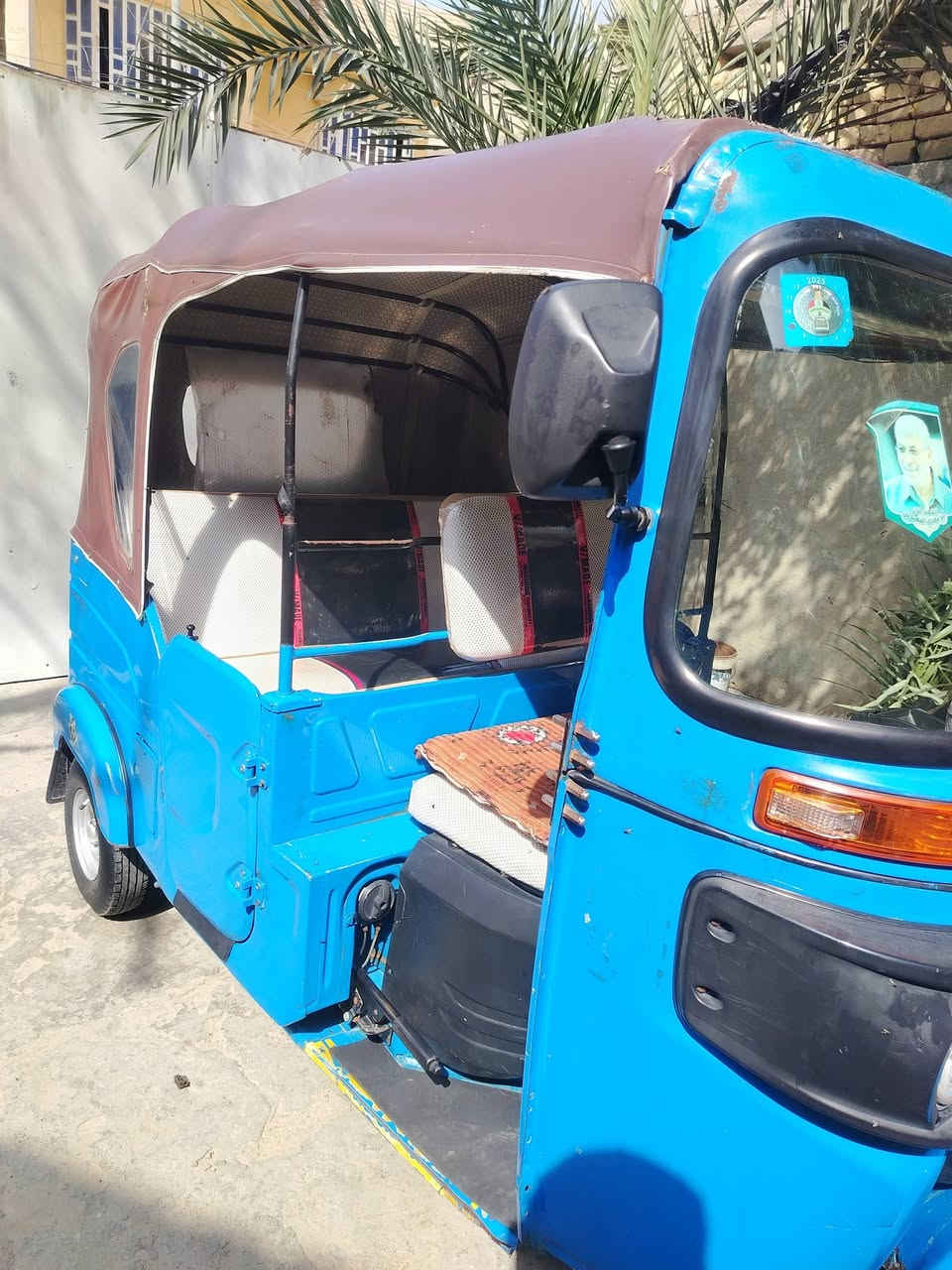 سلام عليكم تكتك باجات 2021 شهر 11 رقم وسنويه بسمي المكينه مجفته تجفيت شركه والبدي شوف العين بيه رشات صبغ السعر 6 ونص وبيه مجال  *********** بيه واتساب
