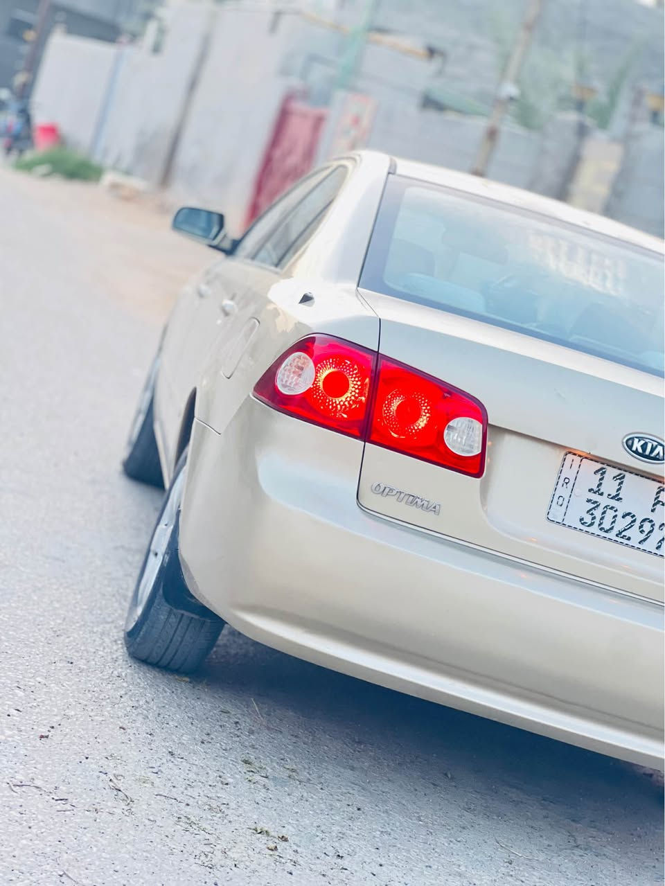 السلام عليكم 
اوبتيما خليجي 2008 مكفوله من الصبغ والتبديل بيها فقط مكانات بارد محرك وكير وتبريد كفاله حجم المحرك 2000 دوش مواصفاتها عاديه  رقم بغداد انكليزي سنويه جديده تحويل ثاني يوم السعر المطلوب 102 وبيها مجال مكاني بابل الشوملي *********** متواجد ع النت واتساب بغداد, العراق
