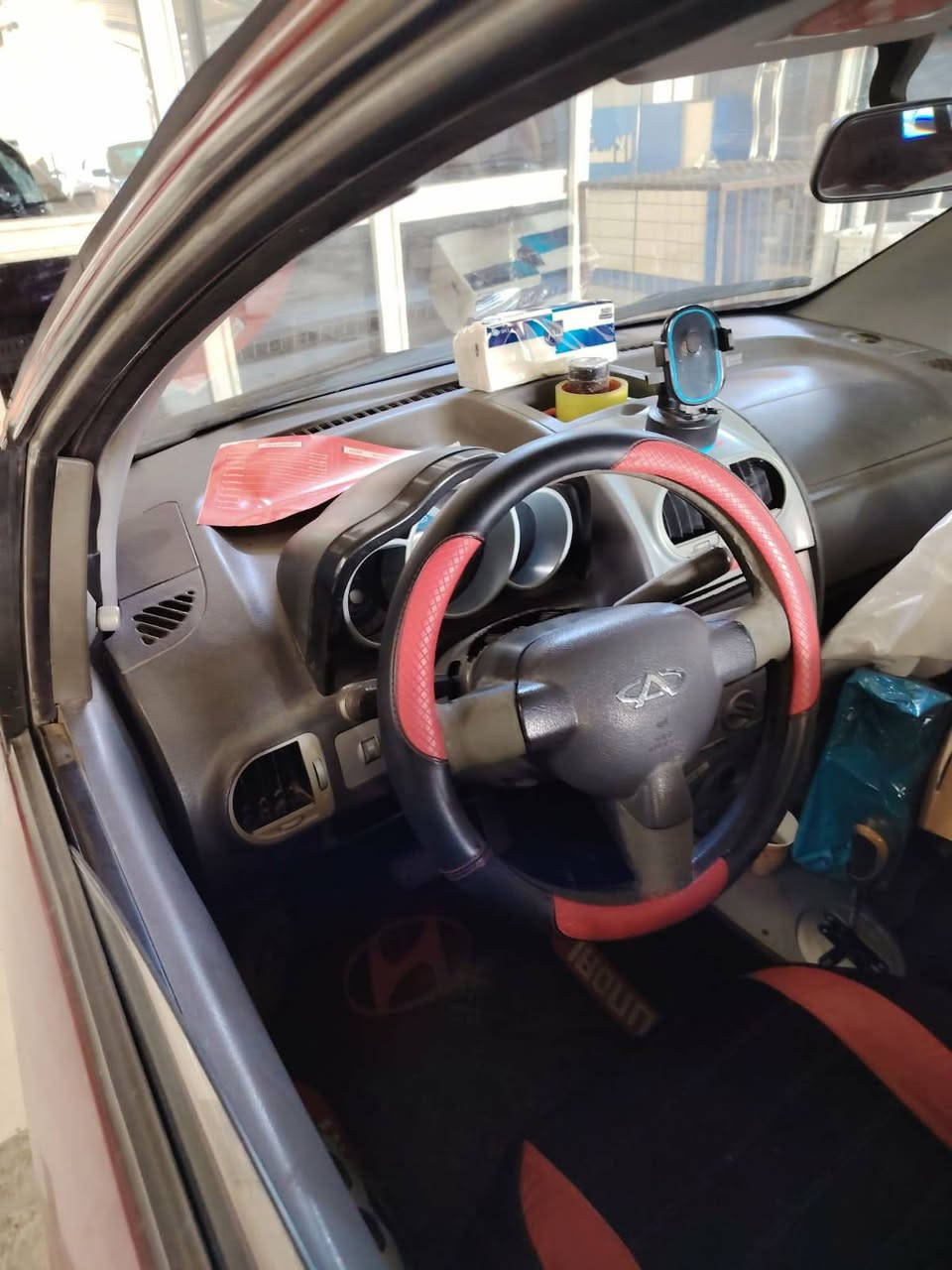 السلام عليكم البيع اي وان موديل 2013 مفوله من ضربه وصبغ وتبديل مكينه وكير أوتو تبريد صدر امامي خلفي كهربائيات تخم تاير كله جديد مكان بغداد غير متواجد عل فيس اتصال *********** تحياتي الجميع
