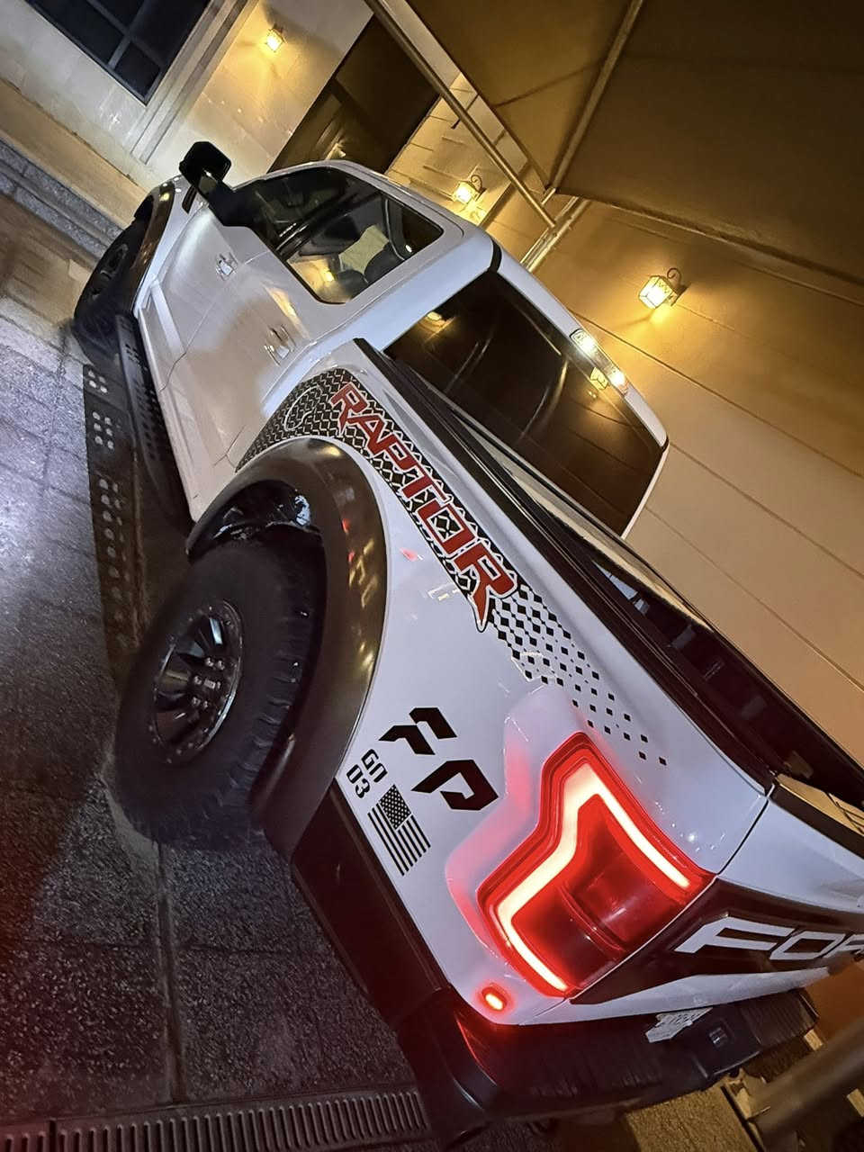 سلام عليكم
للبيع فورد رابتر اصلي  مديل 18

خليجي وكاله الجادريه 

فول مواصفات 

مكينه 3.5 توين تيربو 

سياره جاهزة تخم تاير أمريكي 

كفاله عامه السياره 

***********

***********

مكانه بغداد البلديات
