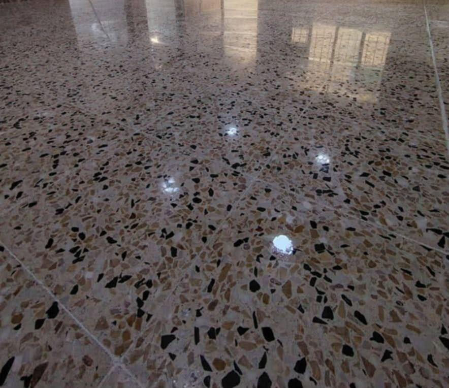 جلي الموقعي لكافه انواع الكاشي القديم والجديد ومعالجة الكاشي القديم والمحفر بأحدث المواد والطرق 
• جلي المرمر الطبيعي بكافه انوعه 
[ تنظيف وتلميع فقط للكرانيت والبورسلين والسيراميك  للاستفسار  ‏‪***********‬‏  يتوفر واتساب  ‏‪***********‬‏] الأسعار تكون حسب المساحه ونوع الارضيه
