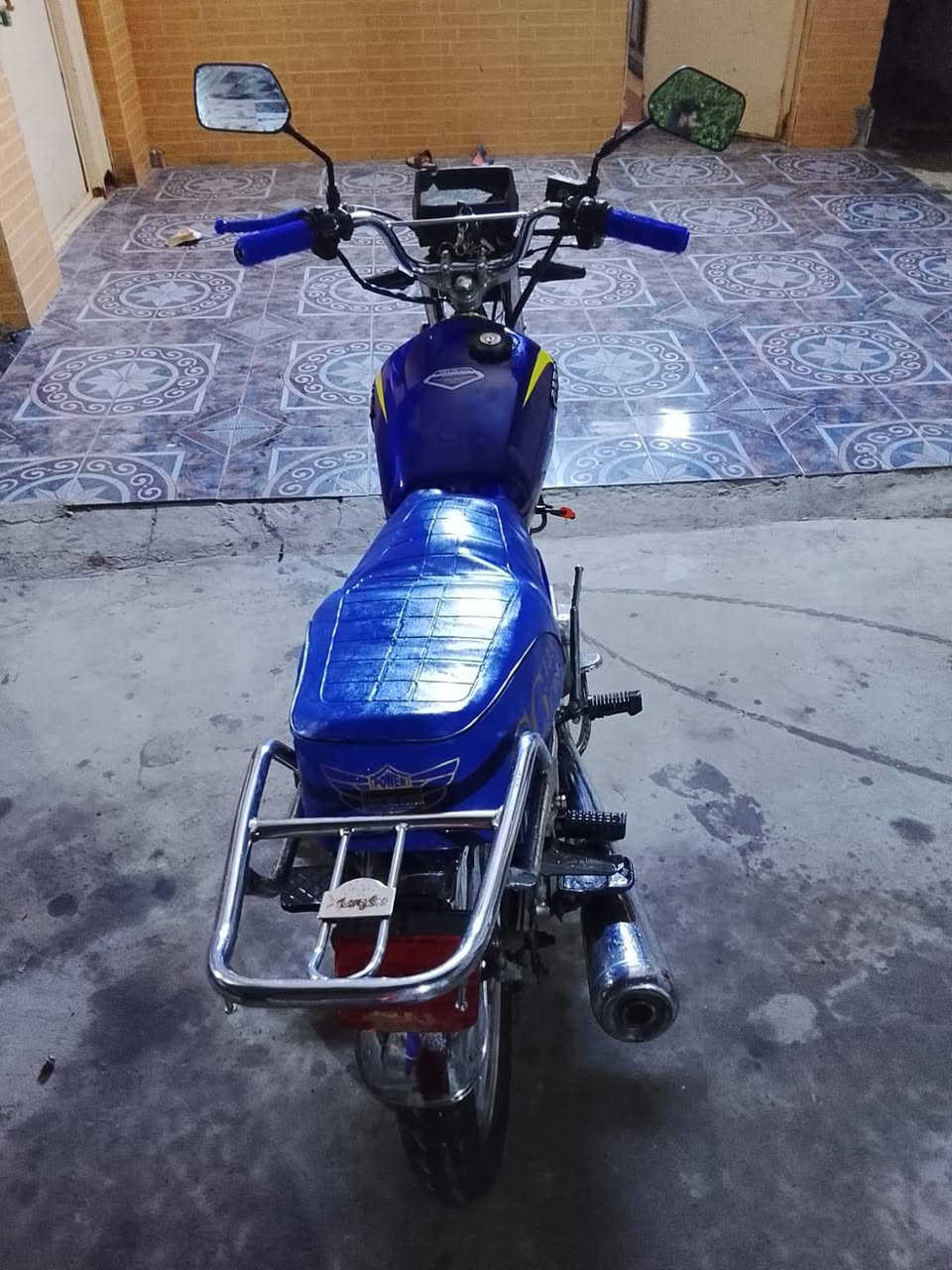 دراجه للبيع السعر 500 بيه مجال كهربائيات كله شغاله جديده كلش سبانه ممدوده عليه موديل 22 عنواني الرمادي حي ضباط للاستفسار على رقم ***********
