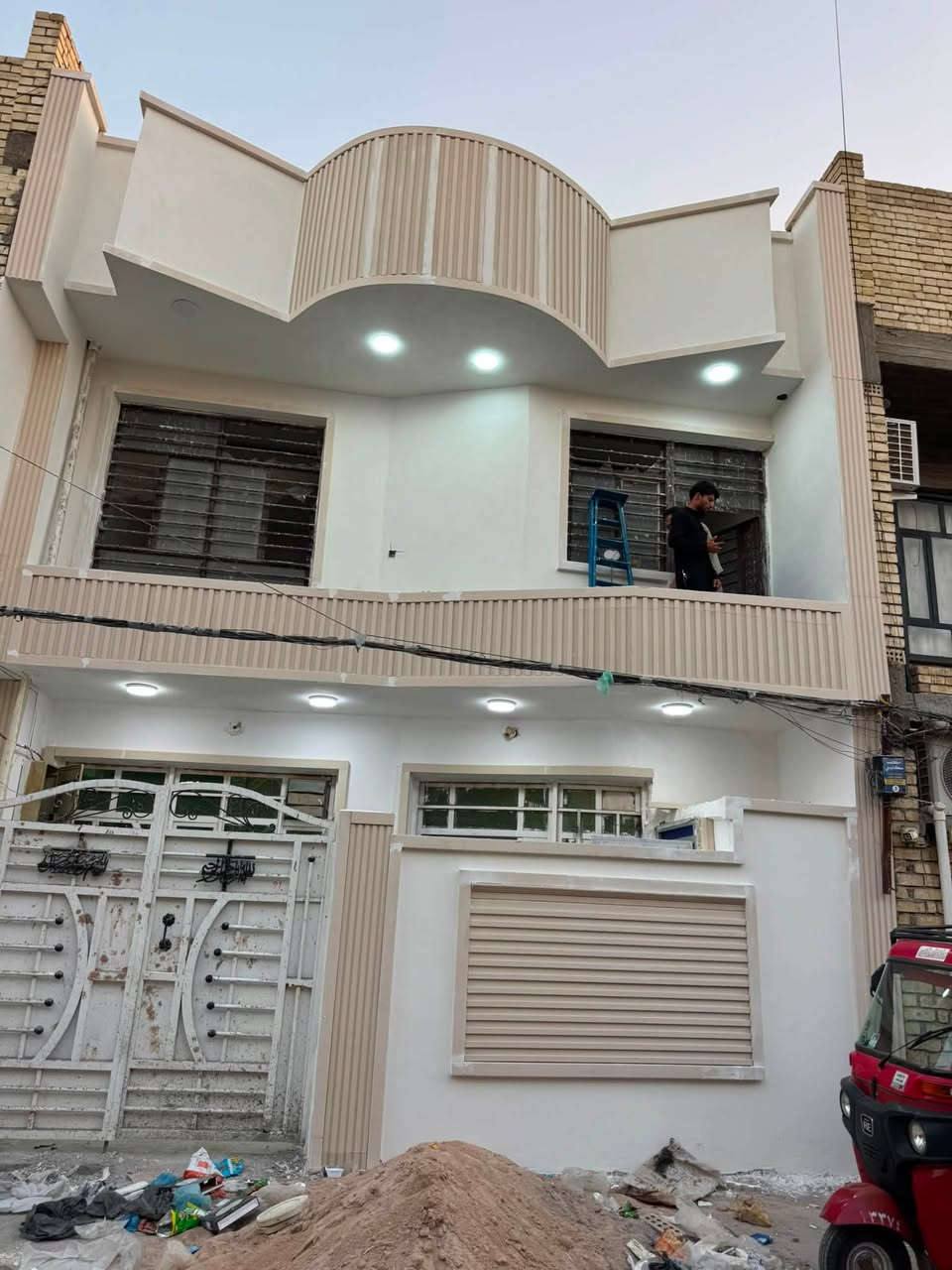 ‏سلام عليكم بيت للبيع الشعله دوان شارع 60
‏المساحة 100 متر طابق يحتوي على أربع غرف نا
‏ بناء طابوق بيت جديد￼***********
