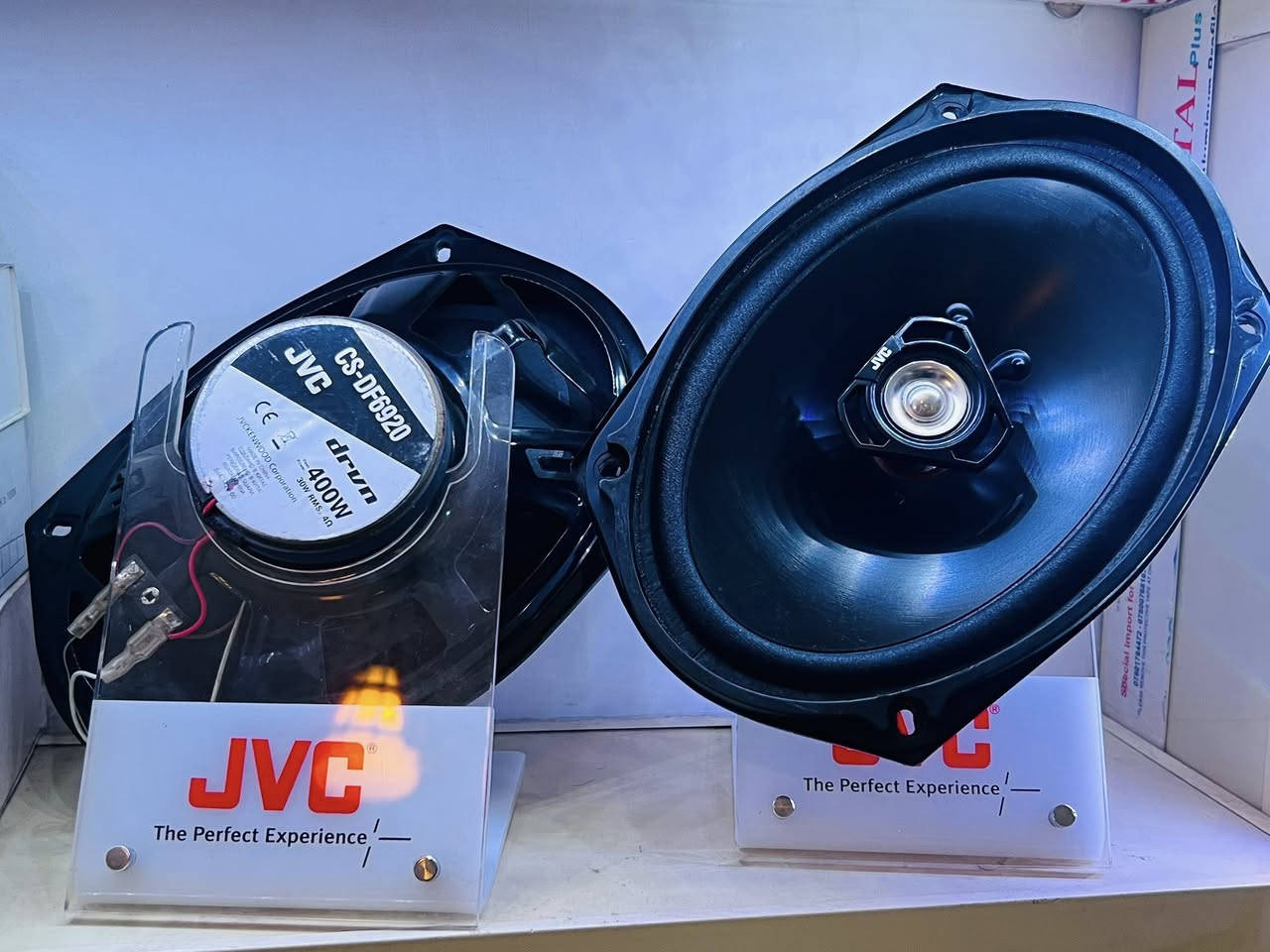 اصلي 400 واط صوت جدا نقي ودمام JVC سماعات
السعر ٨٠ الف يوجد توصيل 🚚....


**إذا كنت صاحب هذا الإعلان وتريد حذفه لأي سبب، رجاءا أرسل رسالة إلى الدعم الفني**