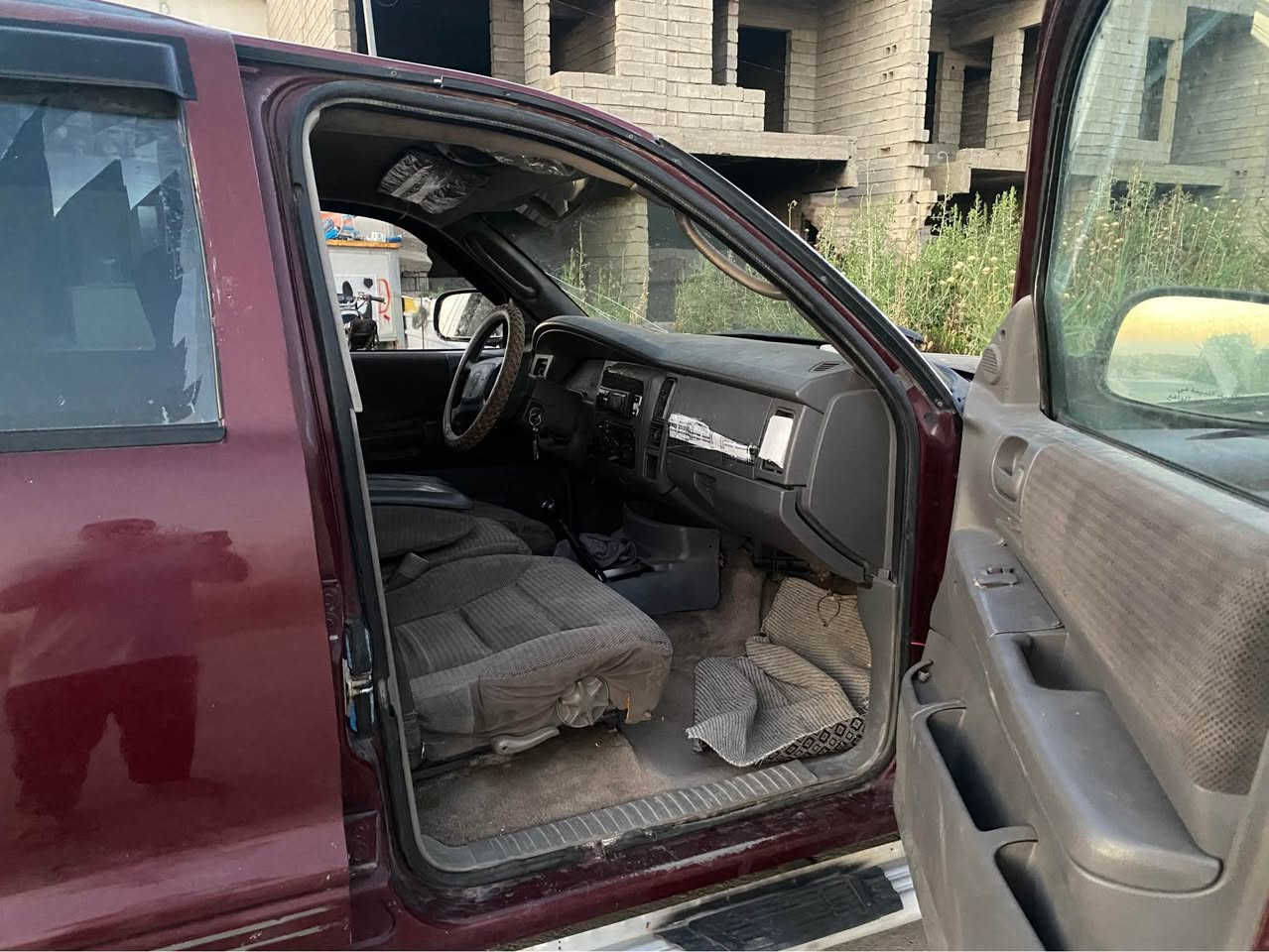 سةرةتا بةناوي الله ئةم سةيارةية بو فروشتن گيرو مةچينة بةطةية گير عادية سةيارةكة ئاگري لوزني قتحة ئيشناكة بةحاتلي دةيفروشين سعري 12 ورقة دةيفروشين   27 وةرةقةشي پي دراية.  ***********. *********** أربيل, العراق

