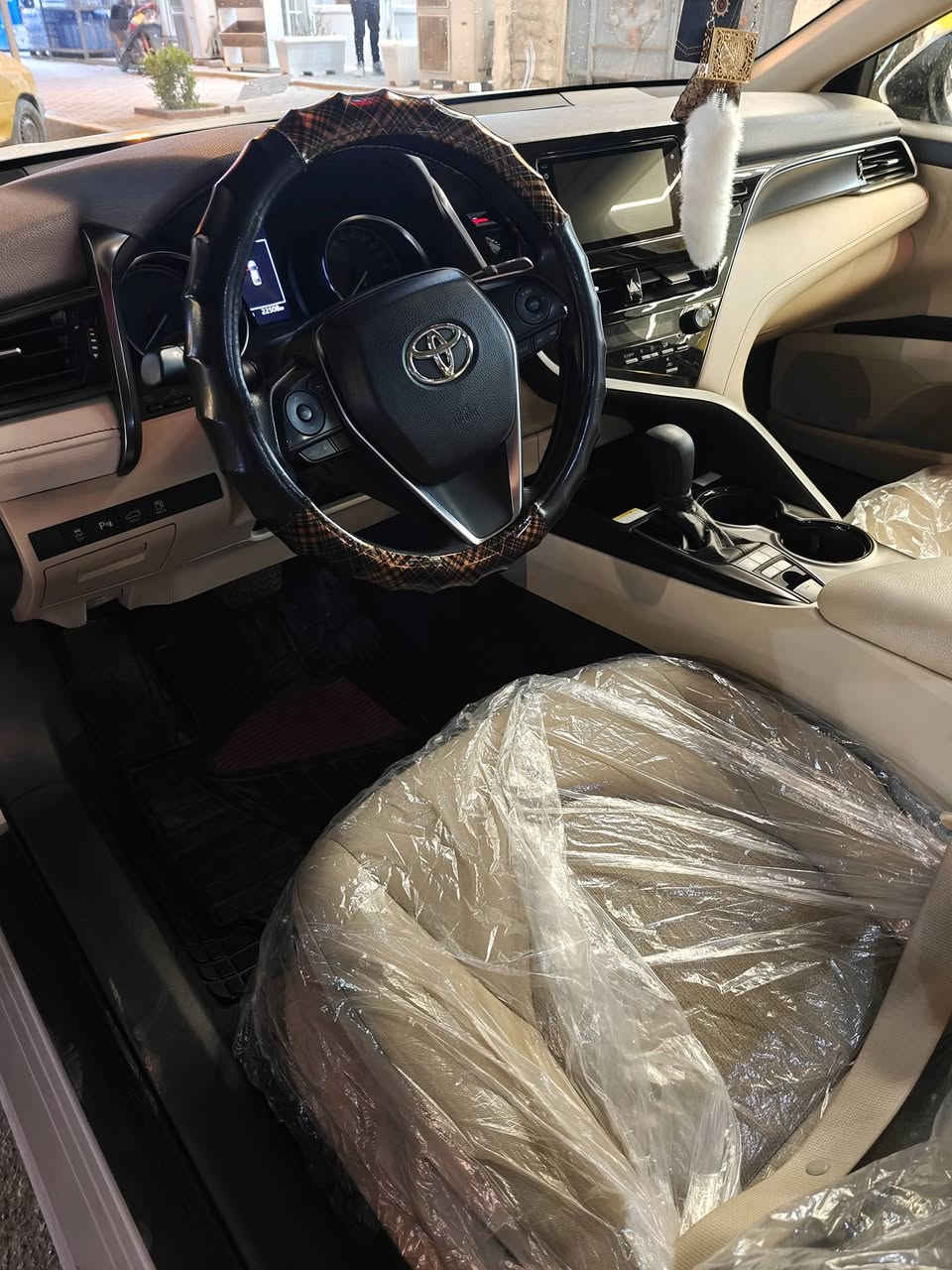 السلام عليكم للبيع كامري هايبرد خليجي ياباني اصلي مو صيني ماشيه 22 حقيقي كفاله عامه نص مواصفات مكاني تكريت ***********
