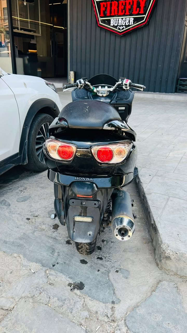 فورزه 09 للبيع دراجه صافيه بيه بس لكسر بالبجم هاي وكعت وطك والسبعه مالته موجوده هيه ولايت مابيهن شي الدراجع 7 نمر 4 تحويلات مكان دراجه الزعفرانيه السعر 750 وبيه مجال 
***********
