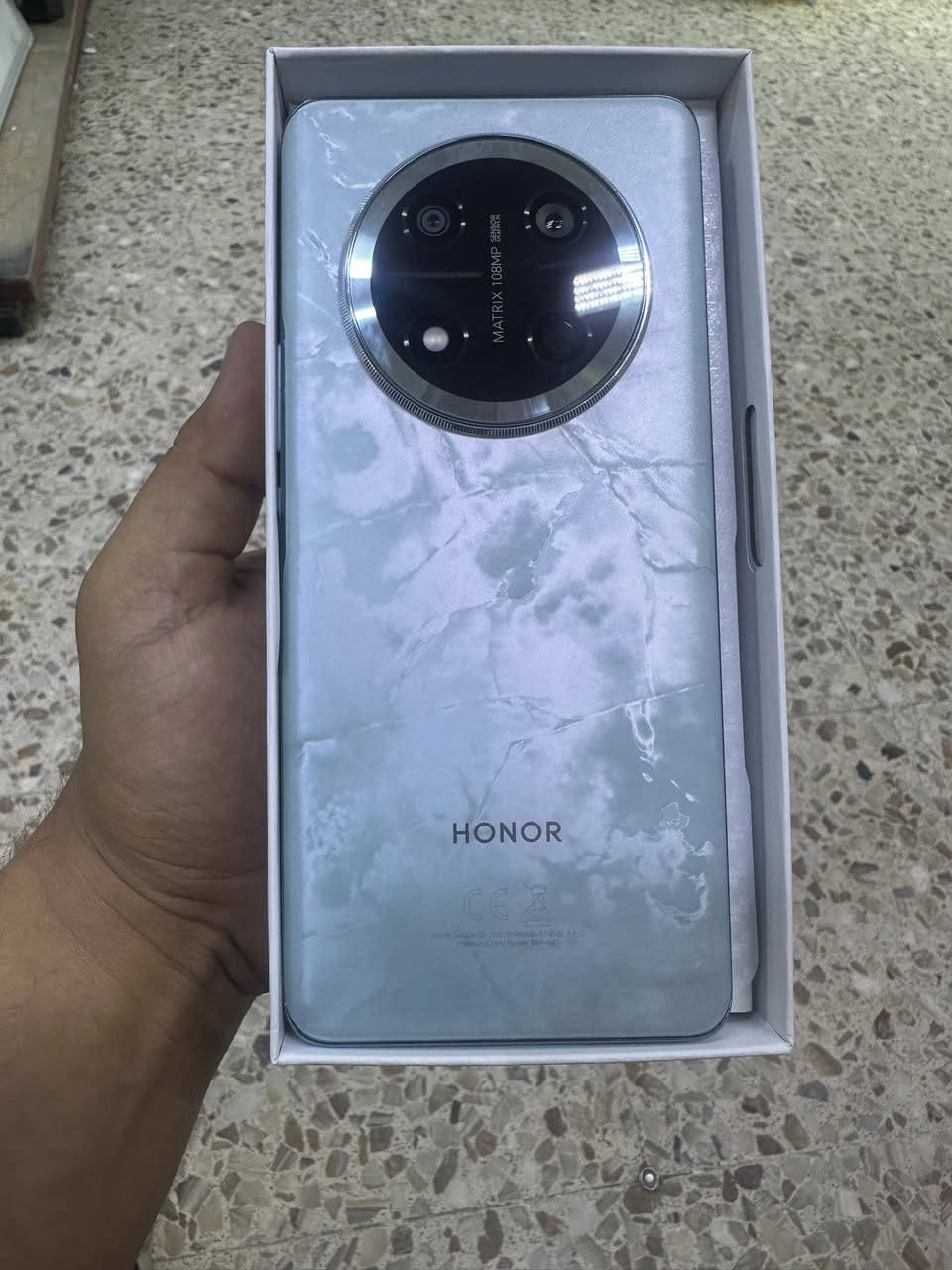 سلام عليكم honor x9c ذاكرة ٢٥٦ عشوائية ١٢ فقط مفتوح من الكارتون غير مستعمل ماخذة ب٤٧٥ الف ابيع ب٤٥٠ الف حالة حال الجديد الشراي يتصل ***********
