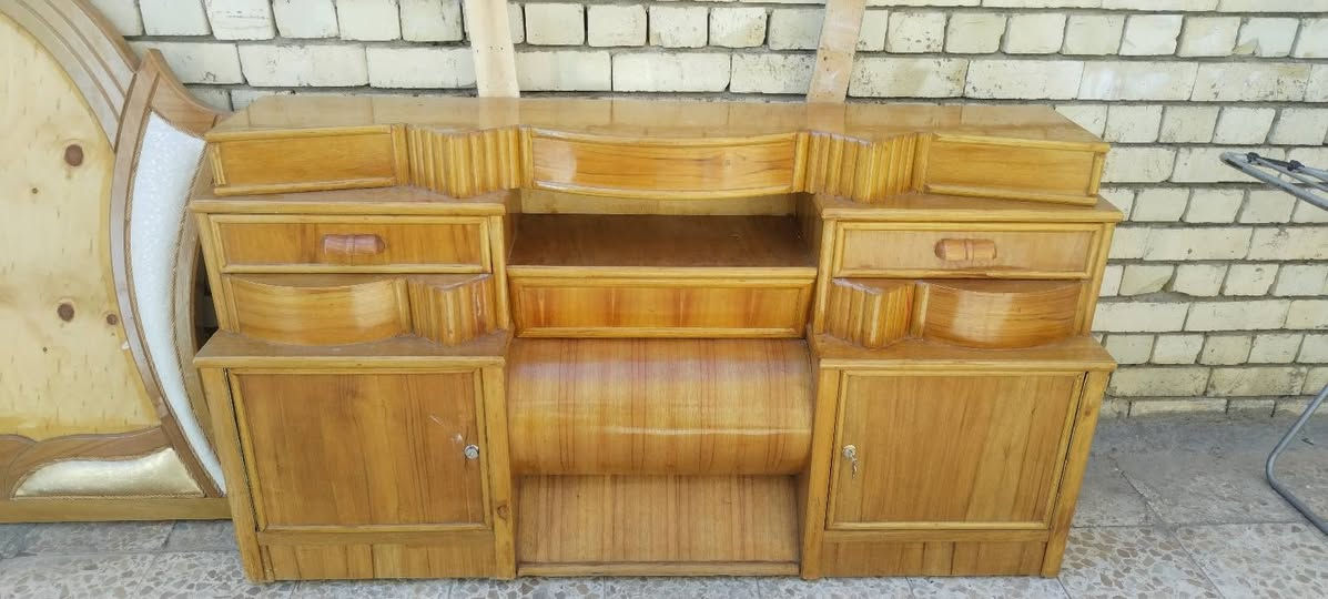 ميز مرايه تزكام لبيع كلش نضيف نقصه بس مرايه مكسوره
*********** نجف
