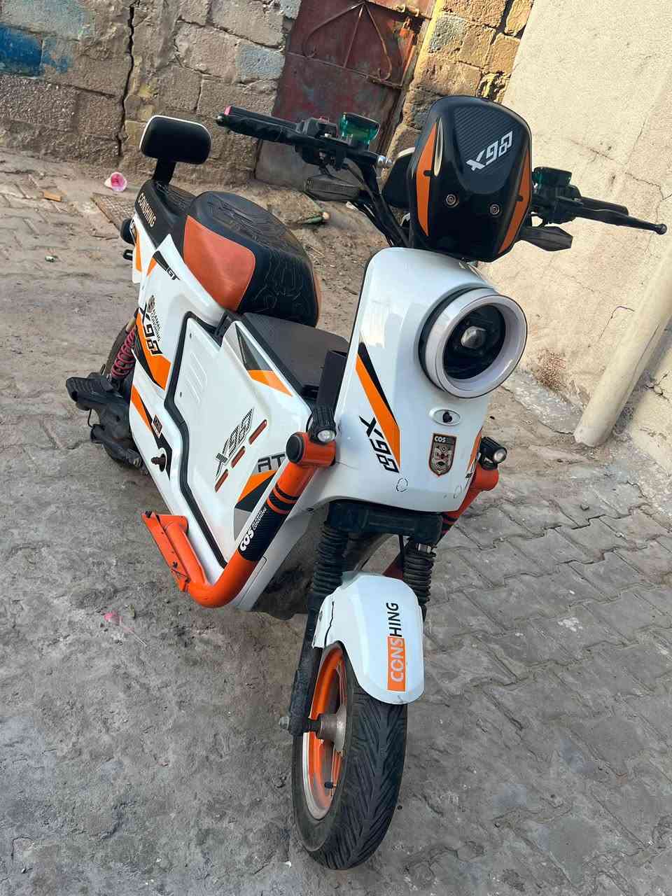 دراجة شحن x900 للبيع كامله مكمله وبطاريات بعدها بحيلهن ب375الف وبيها مجال رقمي(***********)
