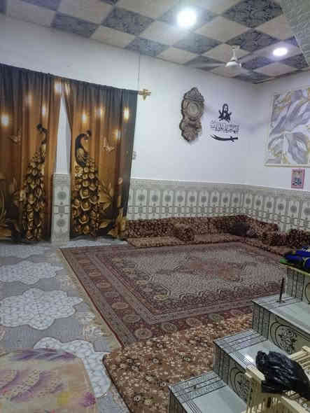 عندي بيتي للبيع البصره الجزيره نزله شارع زين العابدين بالبدايه قريب على الشارع الأربع سايدات تتمشى مشي للشارع الرئيسي (كافه الخدمات متوفرة قريبه يمك مجمعات طبيه اسواق مدارس افران كلشي قريب يمك ماتحتار )
ماي كهرباء مجاري رابط على النهر يعني راسك بارد من ناحيه المجاري (مساحه البيت 165م الواجهه 10م والنزال 16 ونص) البيت جاهز من كلشي السعرر 80 وبي مجال للشراي الجاد يتصل *********** والشراي يجي يشوف البيت ويدلل
