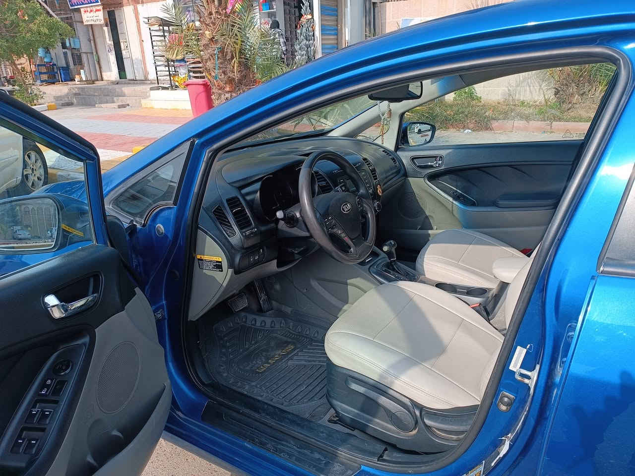 سلام عليكم فورتي واردامريكي موديل 14 رقم بغداد بسمي حادثها بنيد مبدل بدون دواخل وبل عراق صارت بيها طخطخات وانصبغت قطع ابيعلك احزامم
تبريد تدفه تخم داير سياره جاهزه السعر 90 وبيها مجال قليل عنوان الشعب شارع المدارس ***********
