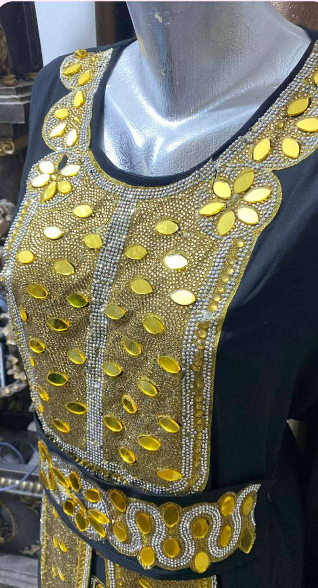 ...عندي هاي .فستان مااعرف قفطان ..مهم . جديد جديد .غير مستخدم ...قياس  3اكس. ..يلبس وزن 85..لون اسود .ولون ماروني ..الواحد ب 15. اثنينهم 25


**إذا كنت صاحب هذا الإعلان وتريد حذفه لأي سبب، رجاءا أرسل رسالة إلى الدعم الفني**