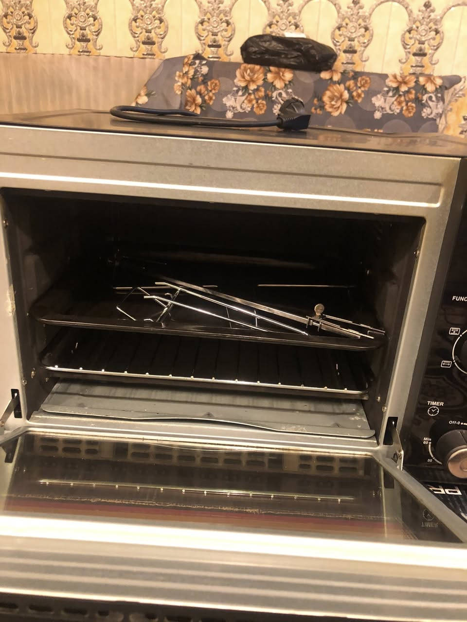 عندي مايكرو و اڤن اوربي مستعمل نظيف جدا ومكنسة شحن بالكارتون امزون اللبيع


**إذا كنت صاحب هذا الإعلان وتريد حذفه لأي سبب، رجاءا أرسل رسالة إلى الدعم الفني**