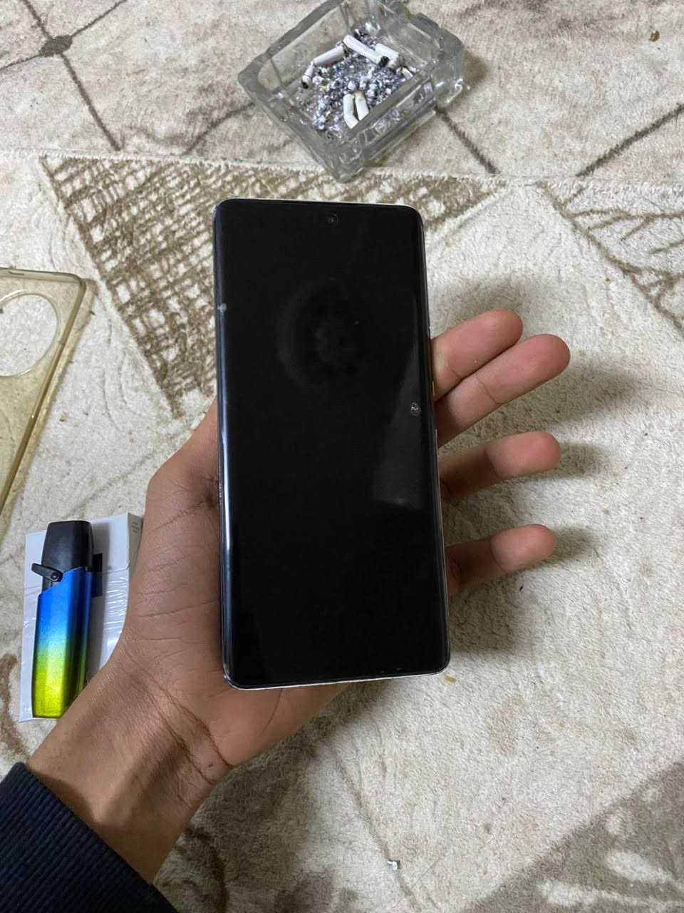 سلام عليكم جهاز هونر X9s نضافة 100٪ قبل شهر من طالع من المحل كفاله عامه تصال علا رقم(***********) او مراسله خاص
