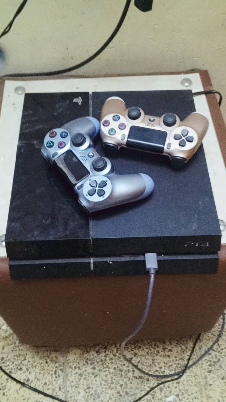 بلي ستيشن 4 للبيع
مهكر خو جديد بي 6العاب 
230 وبي مجال ***********
