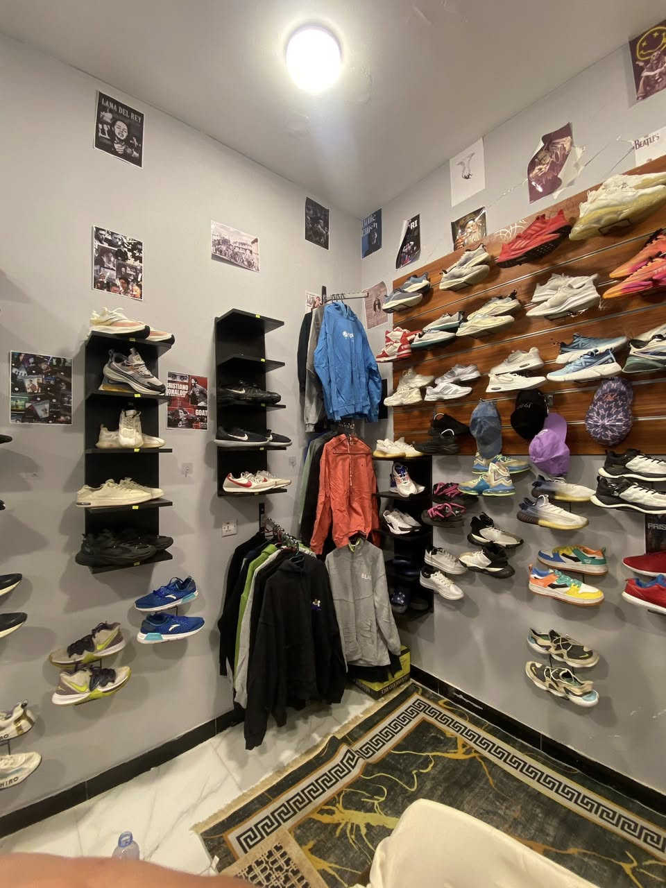 السلام عليكم.♥️
تم.افتتاح.محل احذيه باله . رياضية🌹
 
♥️العنوان_مقابيل المهره _داخل _قيصرية _الساري ♥️

احذيه باله ترانشوزات اصلي رجالي ♥️

جميع الاحذيه الرياضيه♥️

بأسعار.مناسبة .جداً _🎴(أسعار _تبدي _من.٧ لحد ٢٠)

اتصال 📞 *********** فقط واتساب ♥️

حياكم الله ♥️
