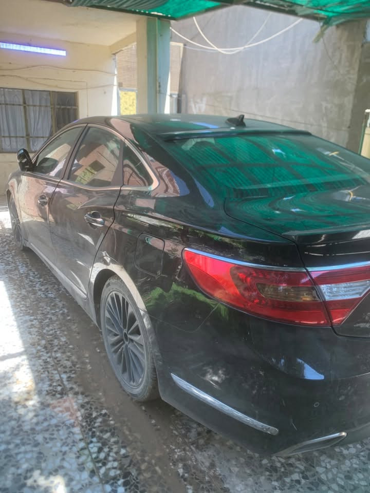 السلام عليكم ازيرا موديل 15 فول موصفات 6 سلندر 3300 بيها قطع ابيع حزام بدون دواخل شاصي سليم وتكم سليم رقم بغداد مكينه وكير خير من الله بيها نقوصات بسيطه مراوس بسني  الانترا رقمي *********** واتس اب فقط  السعر 100
