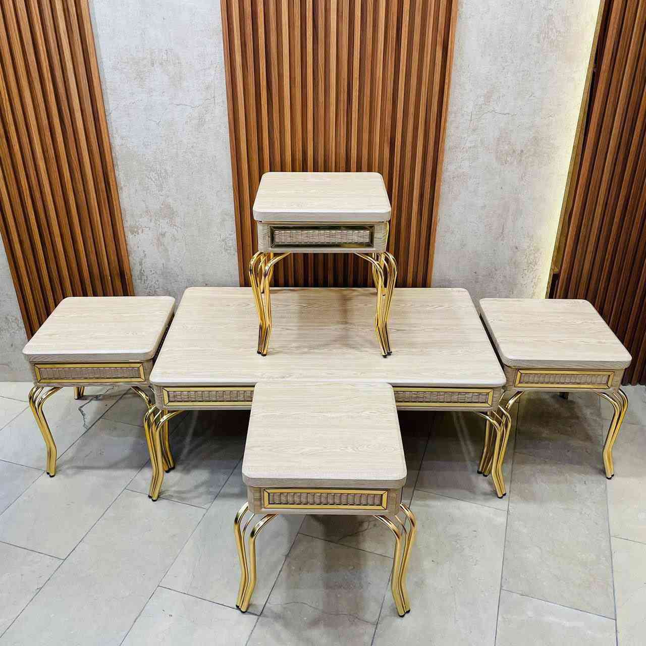 #سارع_بالحجز_ #الجميع 
طبله 4+1 سطح خشب 
رجل معدن طلاء ثابت 
قياس الطبله الكبيره 110*65سم
قياس الطبله الصغيره 40*40سم
ارتفاع الطبله 45 سم

للحجز والاستفسار مراسله الصفحة او الاتصال بالرقم***********
