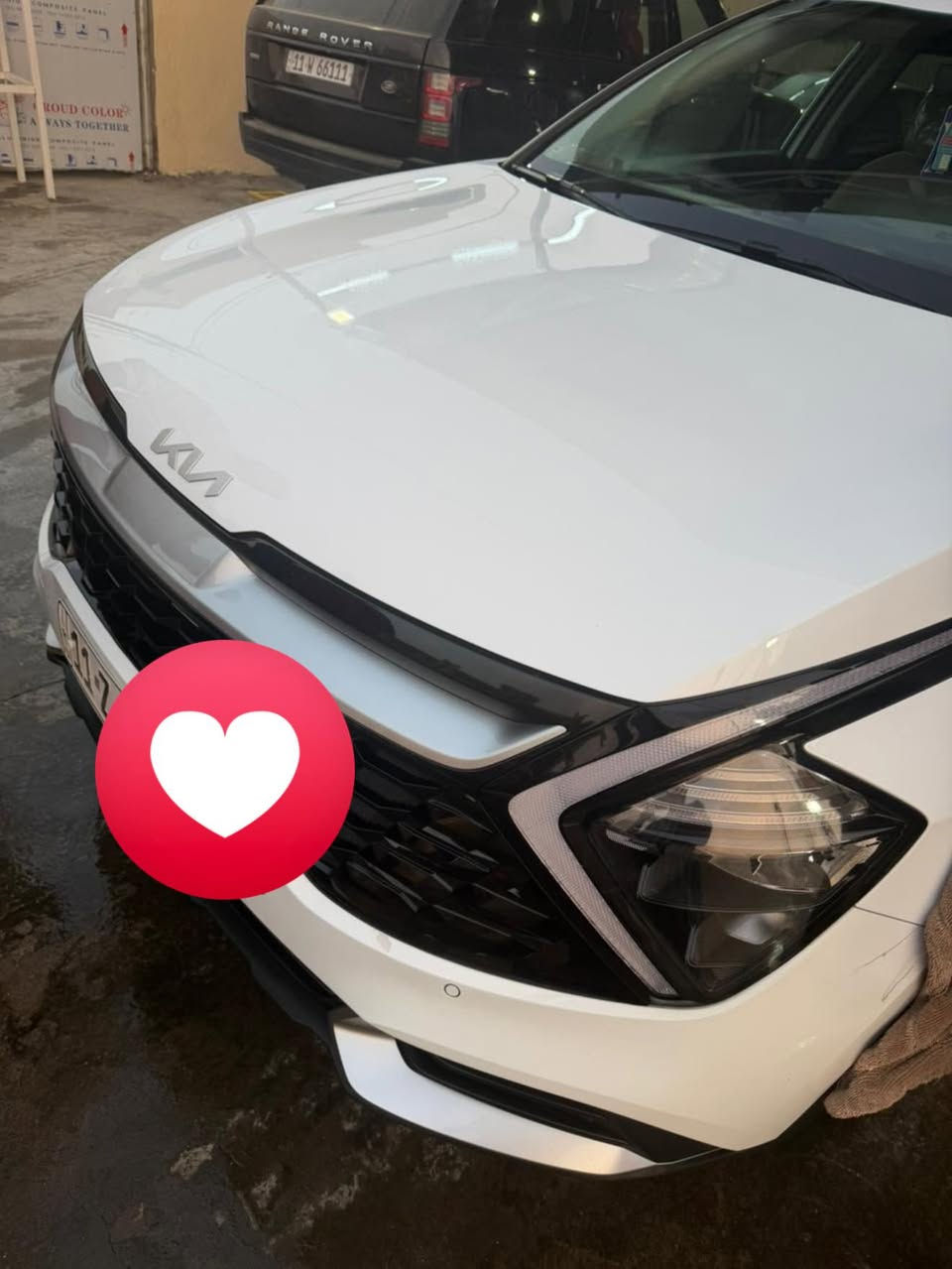 السلام عليكم كيا سبورتج للبيع رقم بغداد فول عدا البانوراما بيها شحط صغير في الباب الخلفي مشايه 39 الف السيارة كلش جديدة للبيع فقط ***********السعر 23
