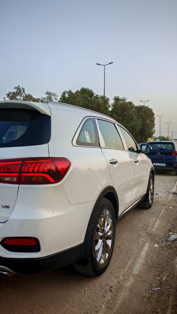 السلام عليكم سورنتو  خليجي موديل 2019 شكل 2020 ماشيه 99الف حقيقي السيارة بأسمنا رقم قادسية السياره بيها باب الصدر صبغ وشويه بارد بالجاملغ فقط السياره جديده مكينه 6سلندر مكينه وگير مكفولات
مواصفات السيارت
بصمة 
كشنات الأمامي اثنينهن كهرباء
شاشة تدعم ابل كاربلي 
تبريد 3قطع
جنطة كهربائية 
حساسات امامية 
حساسات خلفية
لدات امامية
لد خلفي 
شحن لاسلكي
منافذ UPS
وبعد بيها مواصفات 
السياره مكانها الديوانية ترهم مراوس حسب القناعة غير متواجد على الفيس للاستفسار الاتصال ‭0772 825 1241‬
