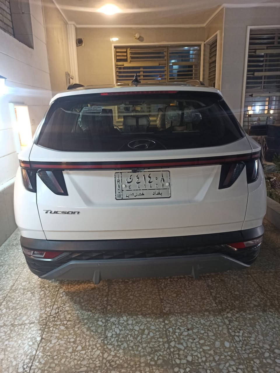 سلام عليكم
توسان للبيع موديل 24
ماشيه 20 الف سياره مواصفاته معروفه 
السيارة بيدي مطلعه وبسمي رقم بغداد 
سياره بيه بارده كد شبر بالباب الخلف سايق 
وبيه رصعه بالجاملغ خلفي عكس السايق 
مكاني كربلاء 
كنطره السلام 
السعر 228  وبيه مجال
***********
