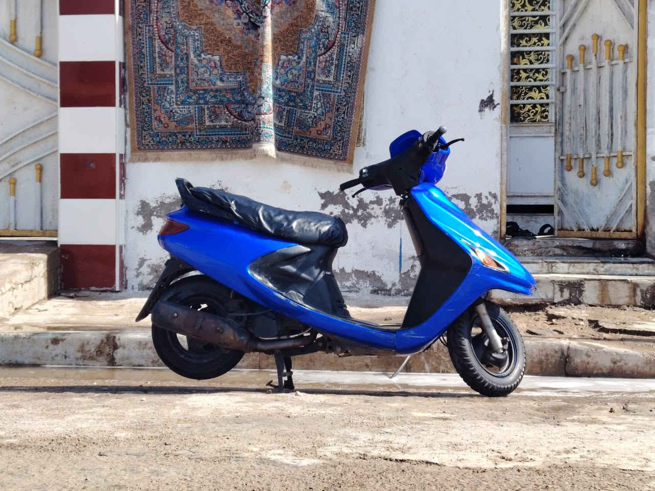 سلام عليكم دراجه فراشه للبيع دراجه خير من الله عوزها بس كهربائيات اوراق شغله بصيطه العنوان ميسان المجر الكبير السعر 550 الرقم ***********
