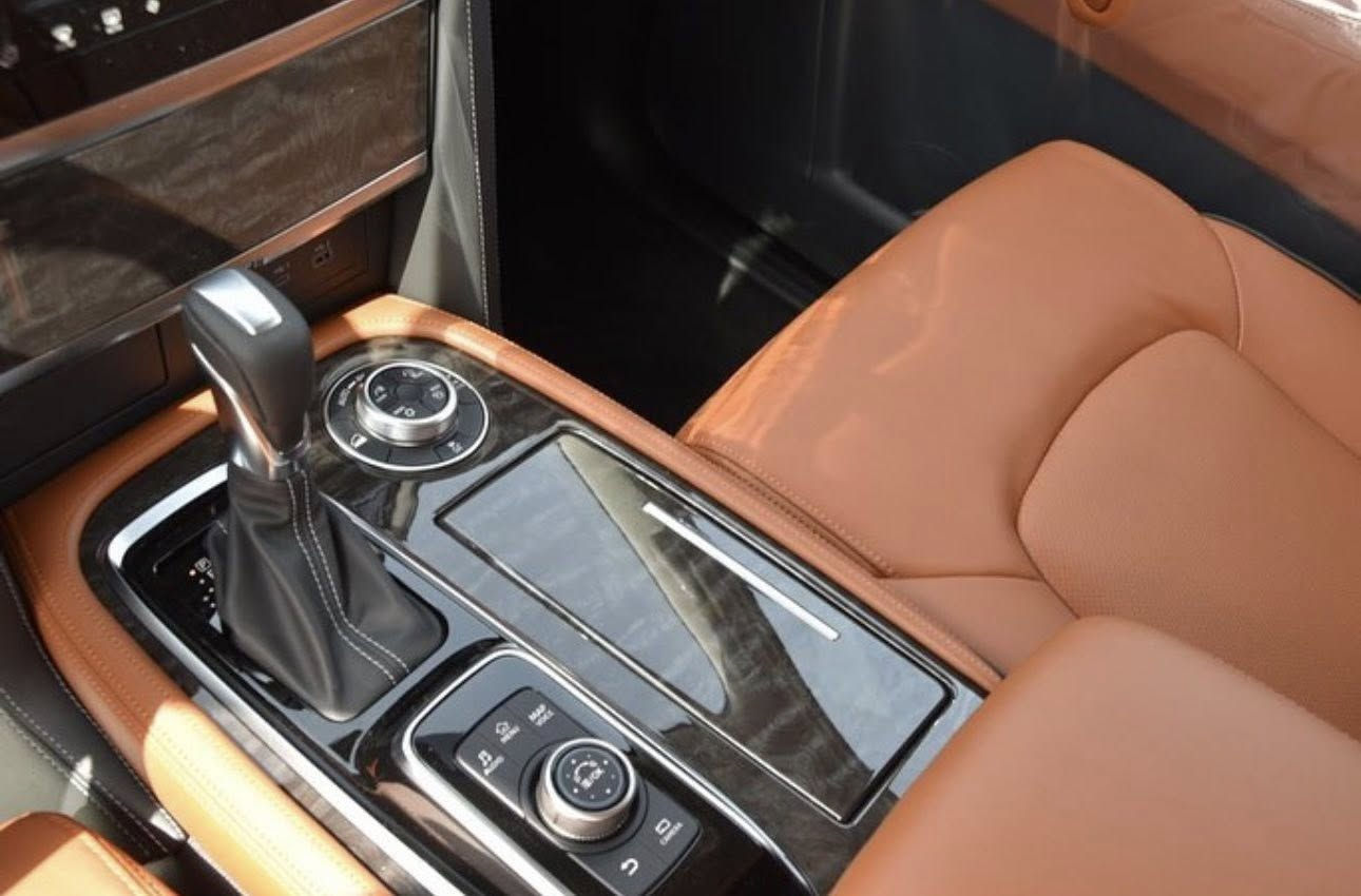 من رخصة صاحب الكروب المحترم والاعضاء الكرام 
السلام عليكم 
رجاء قراءة كافة التفاصيل والمواصفات ومشاهدة الصور 
والشراي يتصل واتشرف بالجميع 🫡 

باترول خليجي صفر اربيل استلام شركة 2022 مواصفات تيتانيوم 
مكانه اربيل 

محرك 8 سلندر 
ماشية الى الان فقط ٣٣ الف كم فقط 
سيارة جديدة بمعنى الكلمة استخدام ايد وحده من تاريخ استلامها من الشركة للان 

مواصفات … كشنات كهرباء وتدفئة وتبريد شاشات امامي وخلفي اصل تبريد سياحي كشنات كهرباء جميعها 
كامرات حساسات شغال عن بعد
ثلاجه وسط شاحن وايرليس 
 فور ويل 4X4 داخل لون قيسي لون السياره اسود 
تحكمات فول وضعيات قيادة والكثير جدا جدا من المواصفات 

السيارة كفالة عامة من الصبغ حته الدعاميات فقط مكانين تعديل بي دي ار لاغير 

ملاحظة // مغلفة كامل بي بي اف افلام الحماية عند مركز معروف جدا في اربيل بقيمة ٣٥ ورقه والوصل موجود وضمان لمدة ١٠ سنوات 

رقم هزه فحص كله جديد تحويل مباشر باسم المشتري 

والسعر جدا مناسب بالنسبه لخواتها نفس الفئة 

السعر 💲💲💵💵 463 ورقه ومجال بسيط للشراي واتشرف بالجميع 

للعلم متوفر واتساب فديو كامل بكل تفاصيل السياره الي يحب يراسلني وابعثه اله واتشرف بالجميع 

***********
