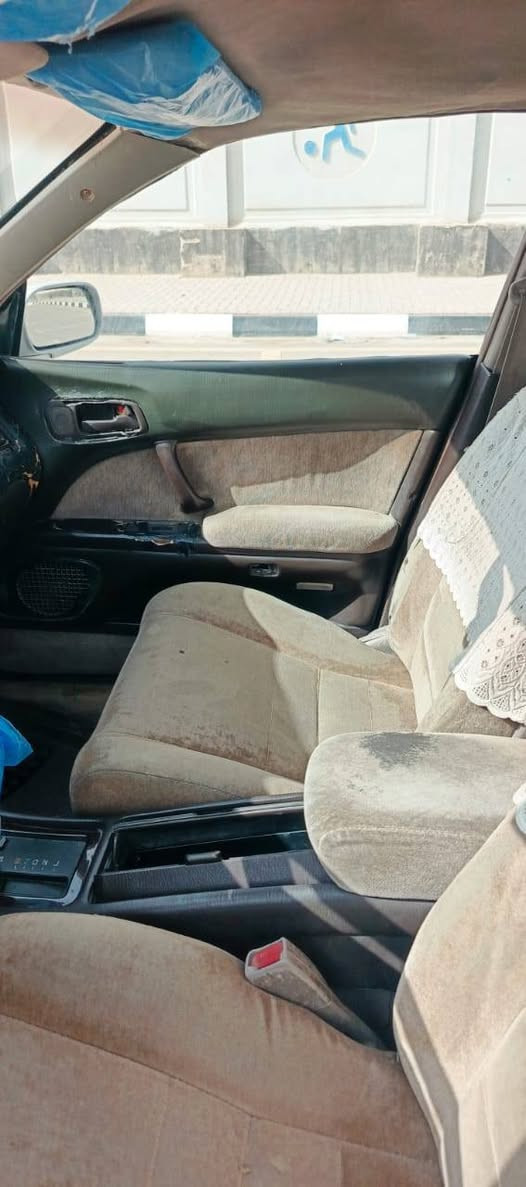 سلام عليكم بطه متصل مديل93 للبيع رقم واسط محرك كير مكفولات تبريد شغال السياره بيه كصه بس ما اعرف وين الكصه السعر 40 وبيه مجال الطيبين الرقم ***********
