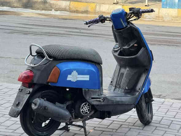 السلام عليكم 
ماكس بوليسي للبيع او المراوس بماكس عدله دراجه نوزل خير من الله مكينه بلاديه ممفتوحه تجي تفحص وتجيب وياك الف فيتر دهن جديد صدر جديد بلاديه للاخير كهربائيات كلها شغاله مابيها اي نقص 
عنوان الدراجه بغداد  
للاستفسار *********** 
السعر 500 وبيها مجال حك الجيه
