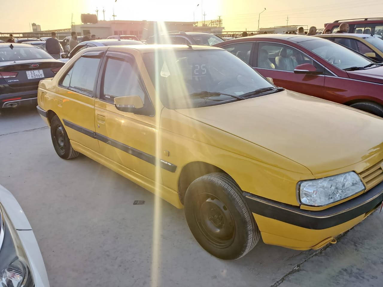 السلام عليكم ورحمة الله وبركاته
بيجو مديل ٢٠٠٩
سياره محور كير وميكنه جدد
حداديه جديده 
تخم تاير 
بدون ضربه قويه بدون عيب شرعي
بيها طخه باب الجنطه 
سياره رقمها واسط 
مصفره هيئه وغرامات تاخذ صافي 
مكانها واسط تحويل ثاني يوم 
السيارة معروضه ٢٦ وبيها مجال
رقم صاحب السياره ***********
